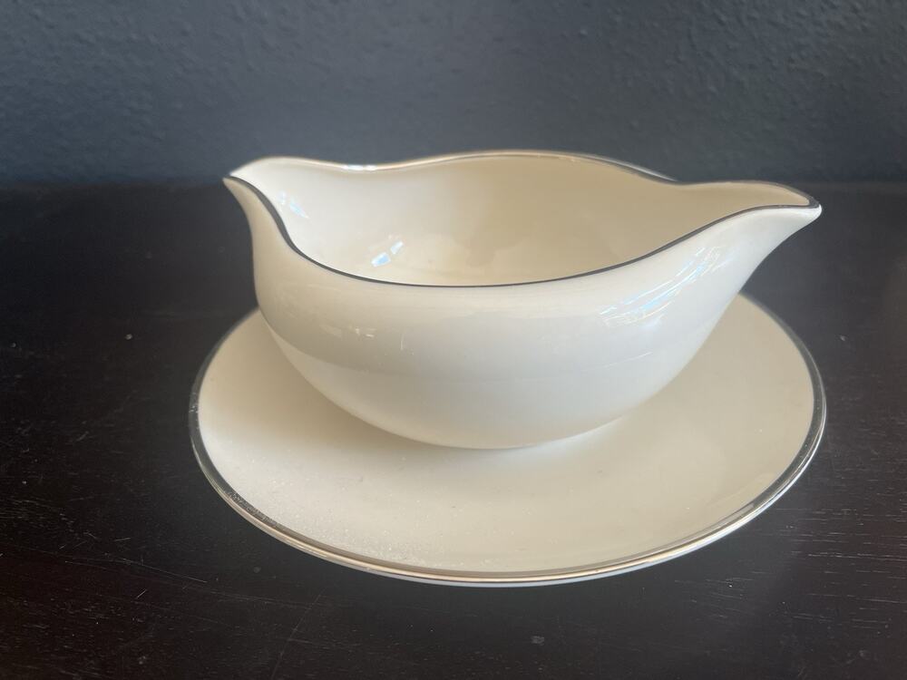 Royal Devon England Ivory Platinum Trim Gravy Boat Underplate 7” Excellent